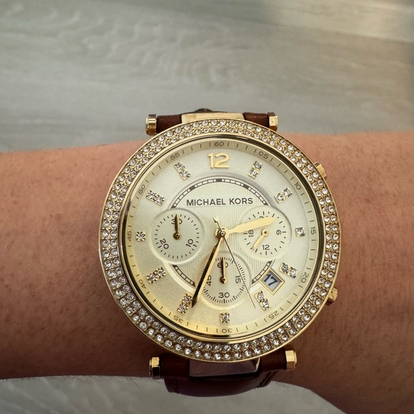 Michael Kors watch - worn 3 times! - Picture 8 of 9